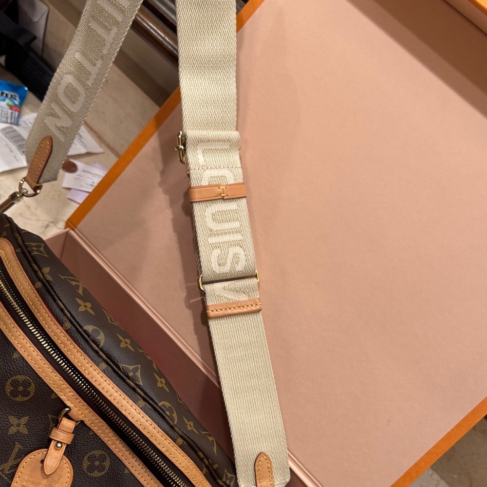 Louis Vuitton Brown High Rise Crossbody Bag - Picture 14 of 17
